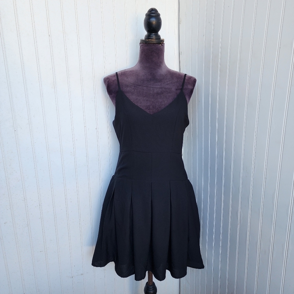 NWT Forever 21 Fit Flare Mini Strap Dress Black Pleated Sz M